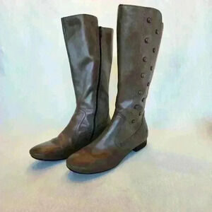 Born Martika brown leather tall riding boots. Side zip. Button detail size 7 1/2